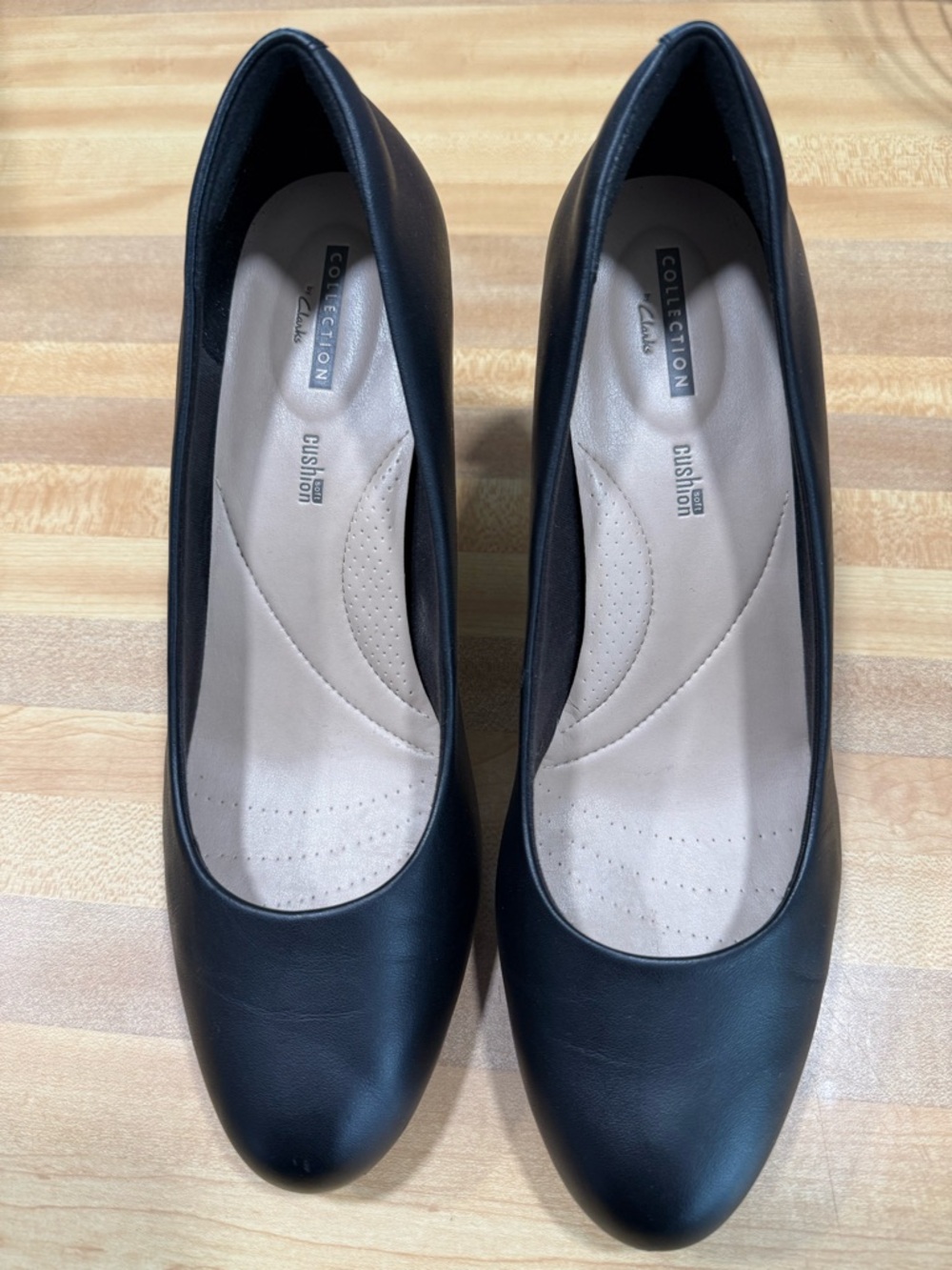 Clarks Black Round-Toe Comfort Pumps